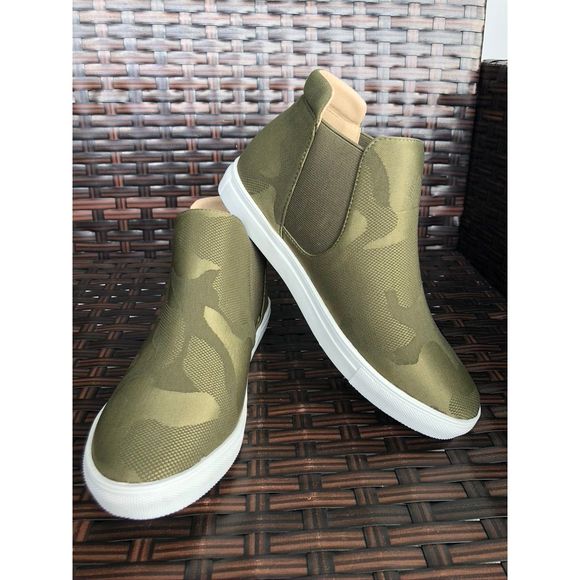 Mata Shoes - NWT Mata Camo Sneakers